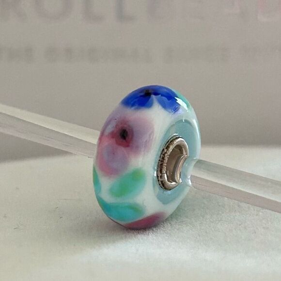 TROLLBEADS French Anemone Flower Bead 2022 LAA 925S NEW! Blue Pink Green - Picture 3 of 6